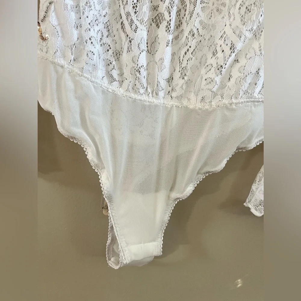 Free People - Intimately  - Ready to Party Lace Bodysuit White Long Sleeve Small